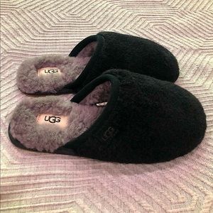 COZY and comfortable. ..brand NEW uGG slippers!!